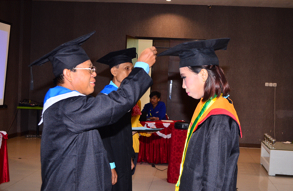 Read more about the article WISUDA IKIM DIHADIRI DINAS PENDIDIKAN DAN DINAS NAKER